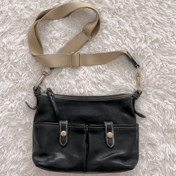 Dooney & Bourke Handbags - Dooney & Bourke Leather Purse